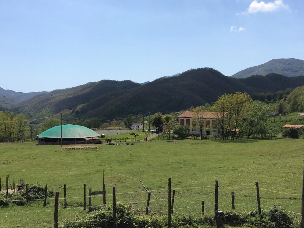 Agriturismo Dei Legi San Pietro Vara Exterior foto